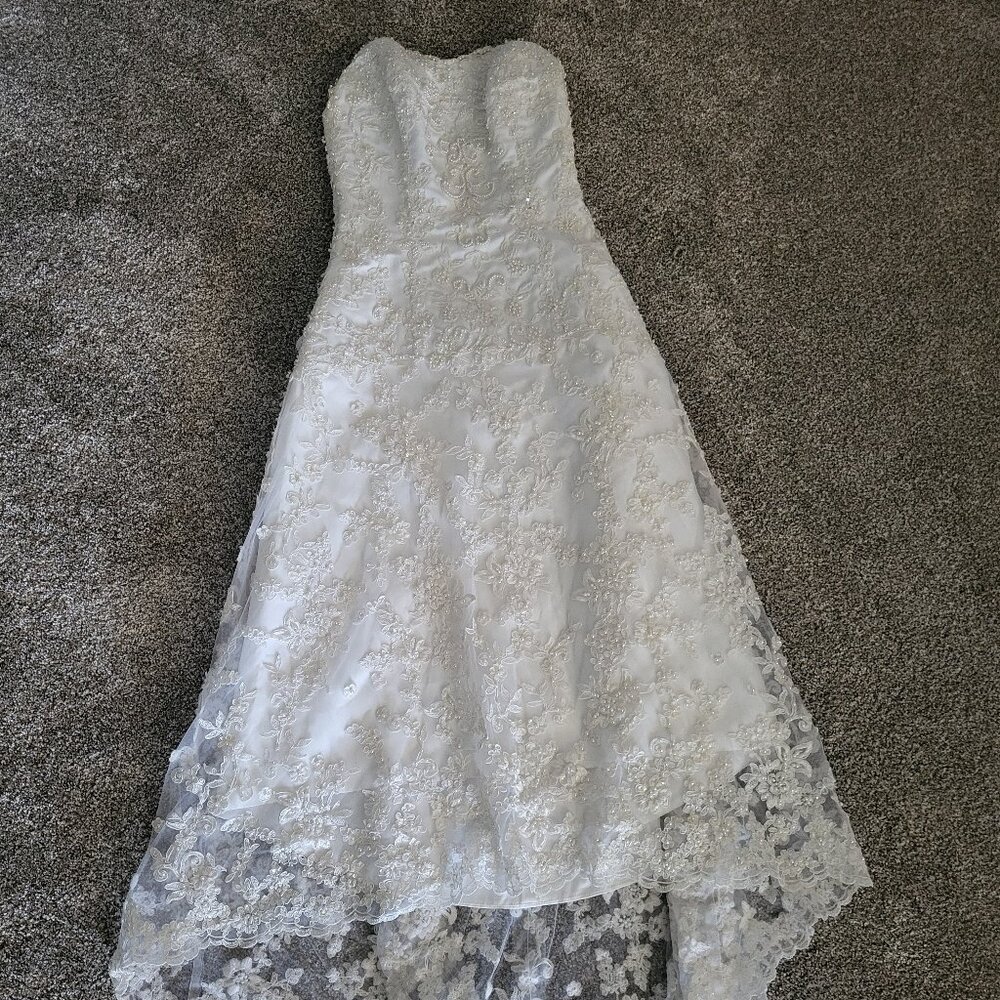 Alfred Angelo White Lace Hi Lo Sleeveless Wedding Dress